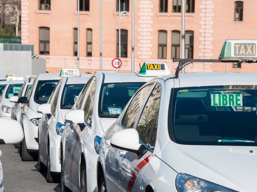 Nuestros taxistas en Poio resuelven todas tus dudas